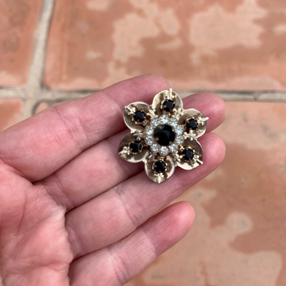 Vintage Brooch Black Rhinestones